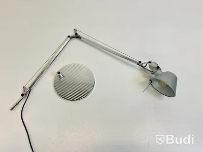 Skrivbordslampa Artemide, Tolomeo