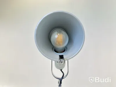 Skrivbordslampa Artemide, Tolomeo