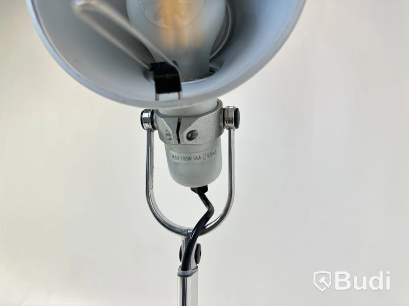 Skrivbordslampa Artemide, Tolomeo