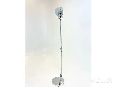 Skrivbordslampa Artemide, Tolomeo