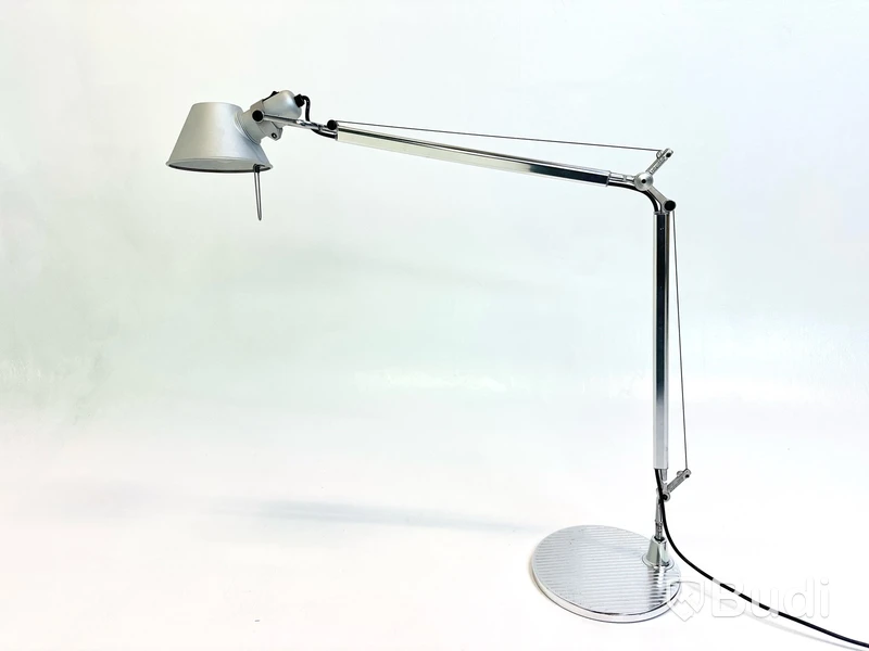 Skrivbordslampa Artemide, Tolomeo