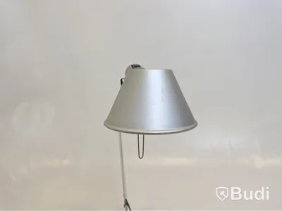 Skrivbordslampa Artemide, Tolomeo