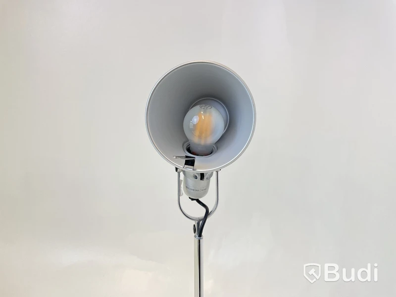 Skrivbordslampa Artemide, Tolomeo
