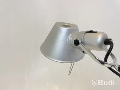 Skrivbordslampa Artemide, Tolomeo