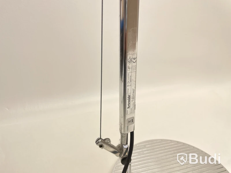 Skrivbordslampa Artemide, Tolomeo