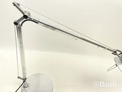 Skrivbordslampa Artemide, Tolomeo