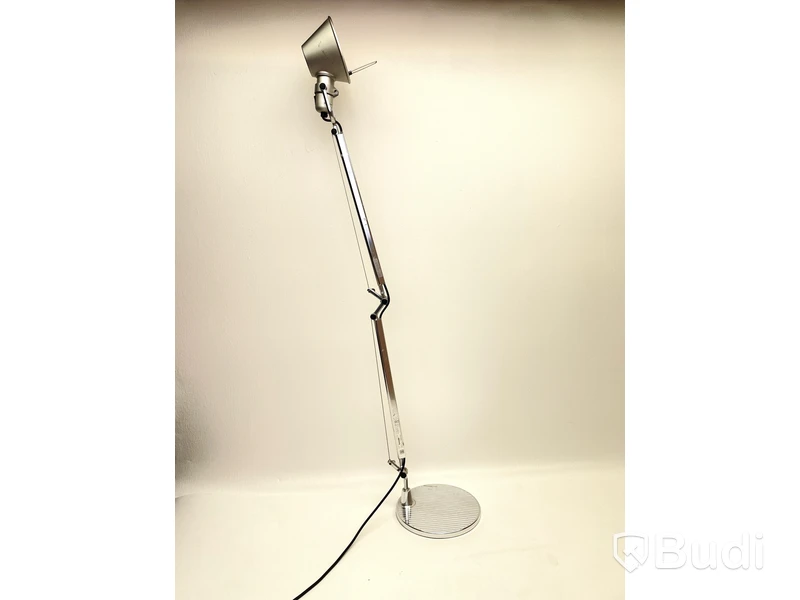 Skrivbordslampa Artemide, Tolomeo
