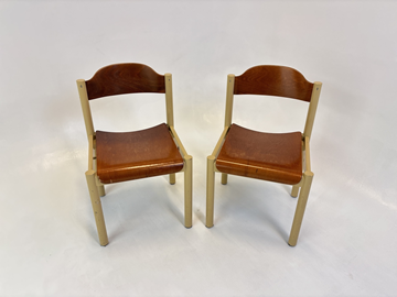 2 st. Designstolar i trä
