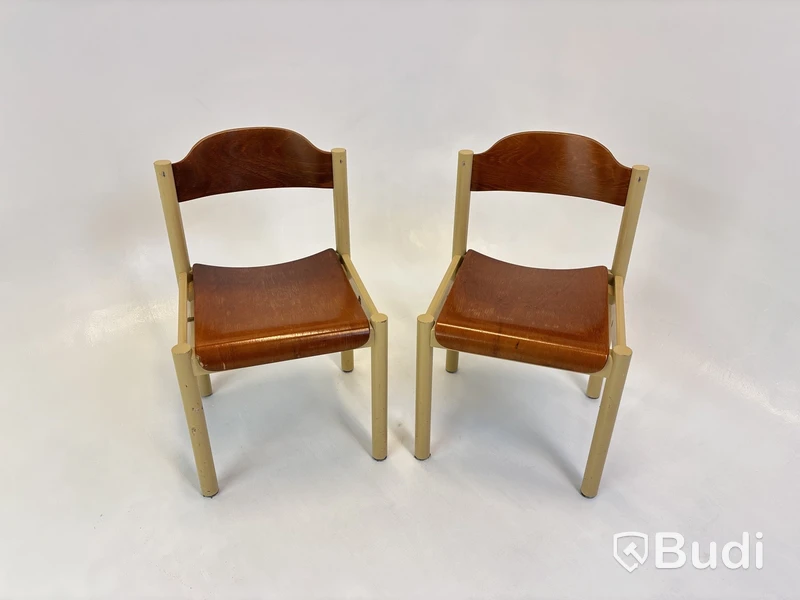 2 st. Designstolar i trä