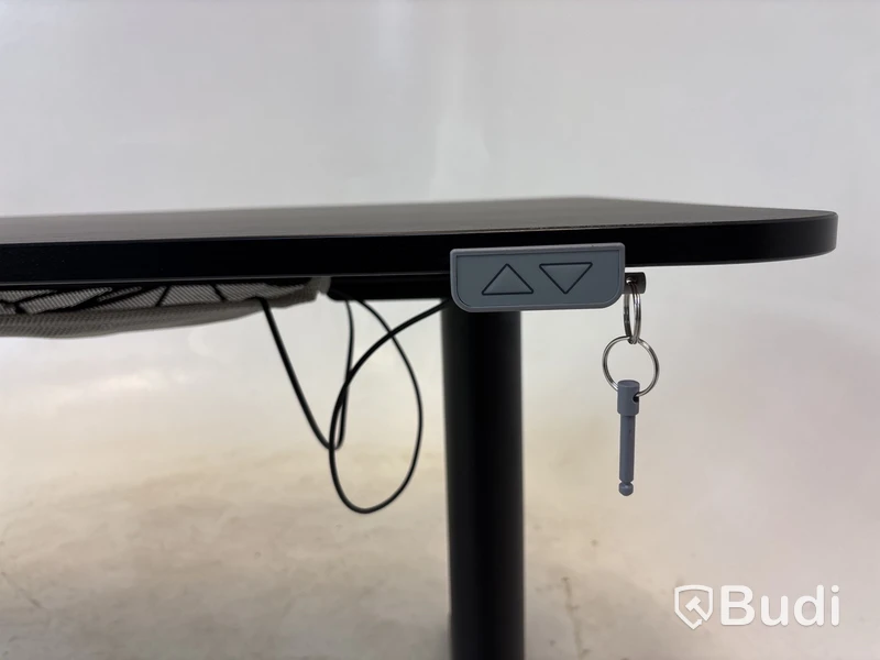 Höj- och sänkbart skrivbord Ikea, Benkant