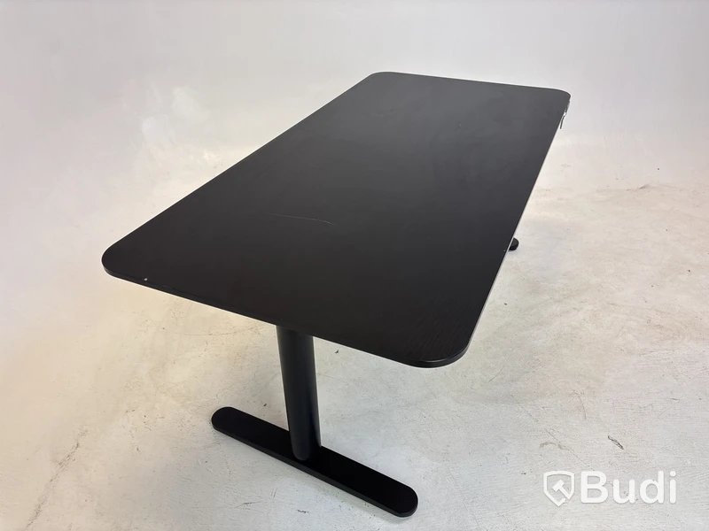 Höj- och sänkbart skrivbord Ikea, Benkant