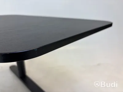 Höj- och sänkbart hörnskrivbord Ikea, Bekant