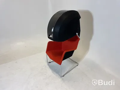Fåtölj Blå Station Peekabo, röd/svart, Design Stefan Borselius.