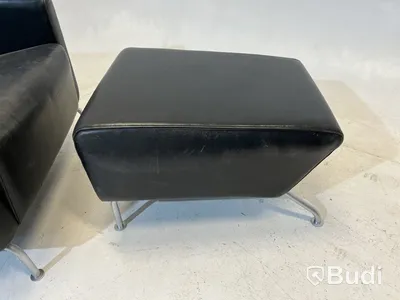 Fåtölj med fotpall, svart