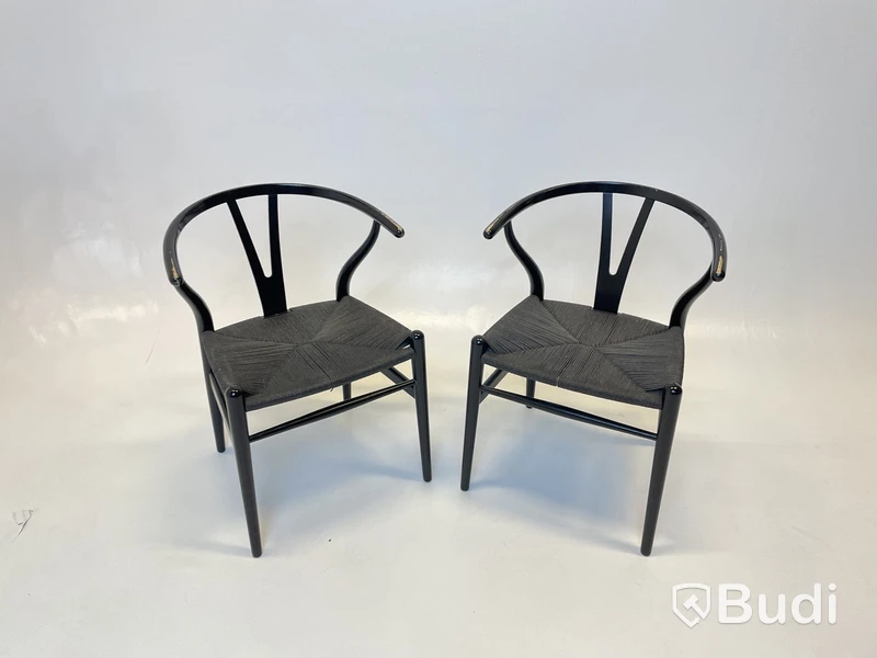 2 st. Stolar Carl Hansen & Son, CH24 svarta