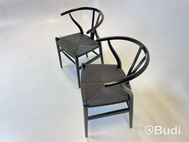 2 st. Stolar Carl Hansen & Son, CH24 svarta