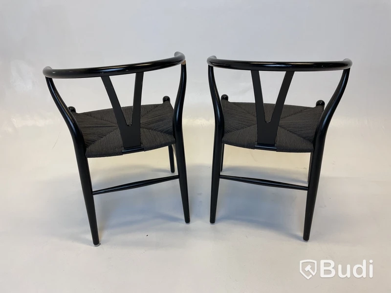2 st. Stolar Carl Hansen & Son, CH24 svarta