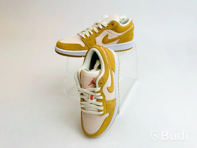 Sneakers Nike x Air Jordan 1 Low SE, dam, stl. 36,5