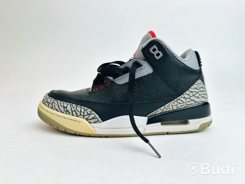 Sneakers Air Jordan 3 Retro OG, stl. 42