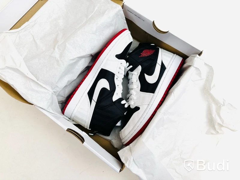 Sneakers Air Jordan 1 Mid SE UTL, dam, stl. 36,5
