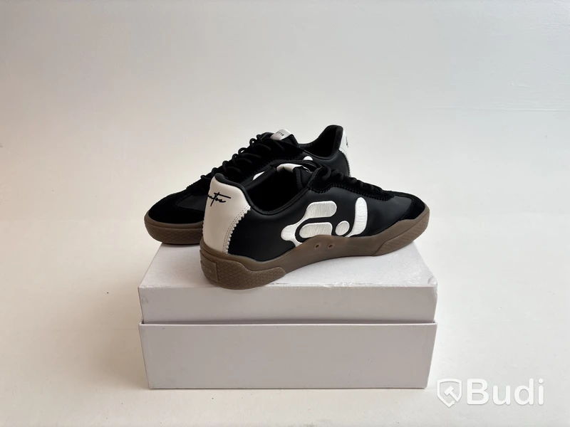 Sneakers Eytys, stl. 43