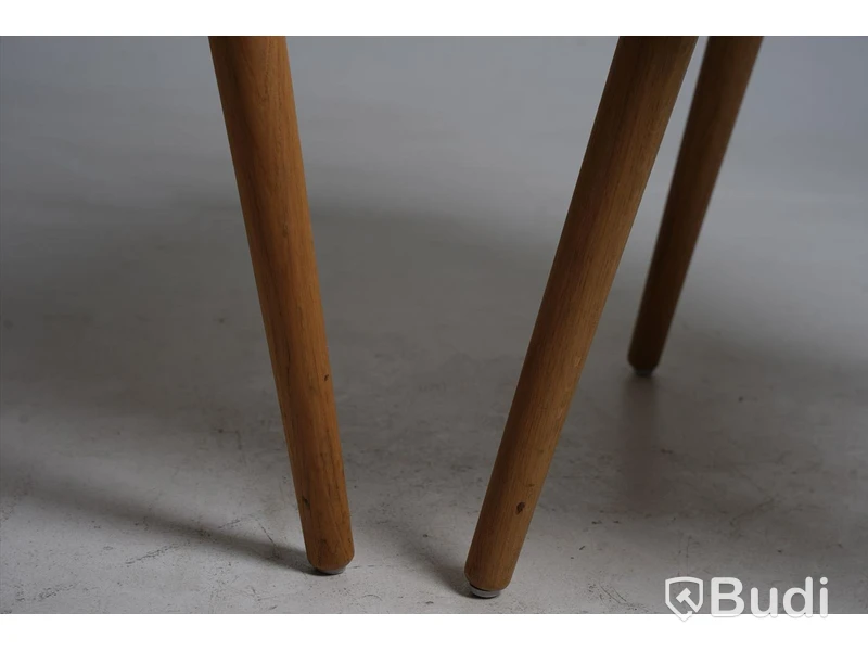 2 st. Designstol - Muuto, Fiber Armchair, natural white återvunnen plast och ek.