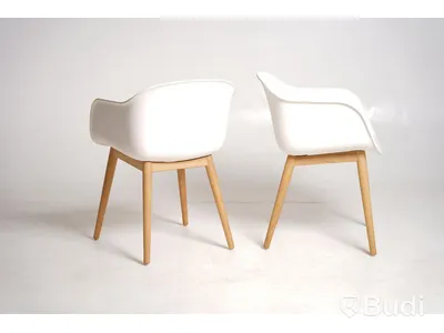 2 st. Designstol - Muuto, Fiber Armchair, natural white återvunnen plast och ek.