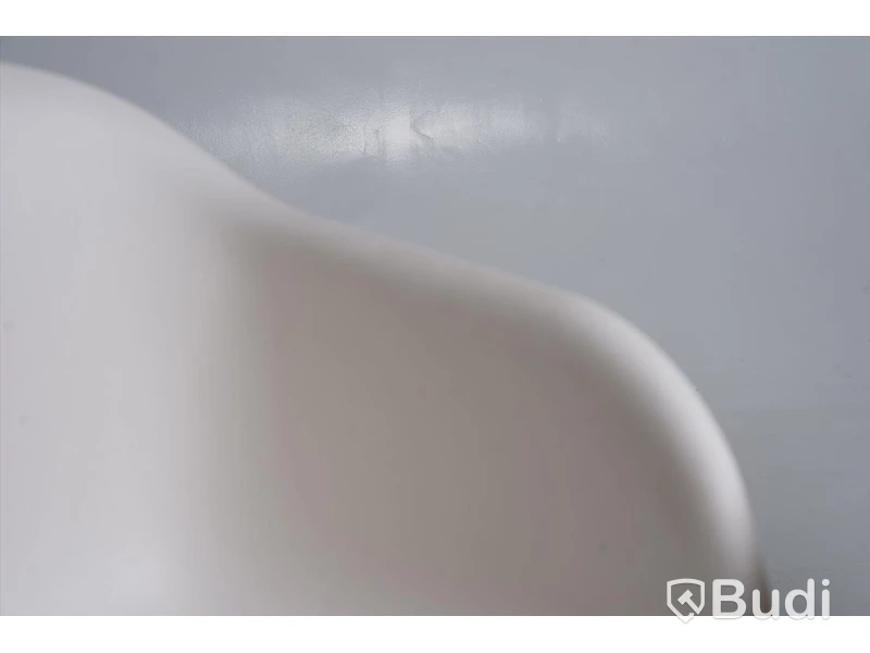 2 st. Designstol - Muuto, Fiber Armchair, natural white återvunnen plast och ek.