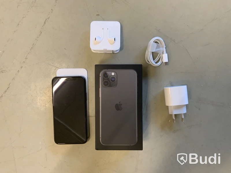 Iphone 11 Pro 64 GB Space Grey, ink laddare och hörlurar och orginalbox. Omstartad