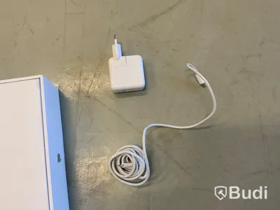 Macbook Air 13 inch 2019 Retina, 1,6 GHz Core I5, 8 GB 2133Mhz RAM, 128 GB SSD