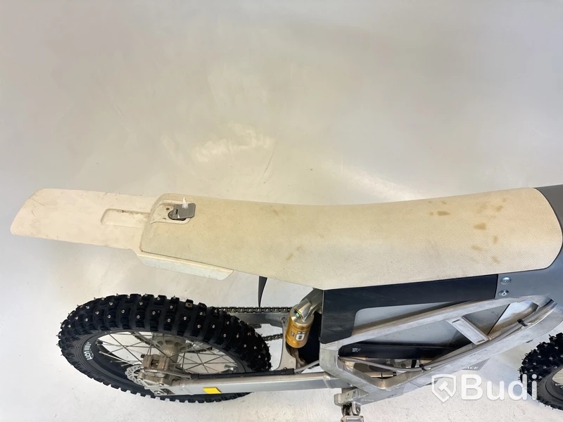 Prototyp Cake BUKK -2024 | Dirtbike | Reparationsobjekt | YW2C5M110PA000009