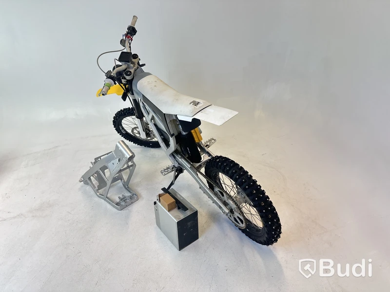 Prototyp Cake BUKK -2024 | Dirtbike | Reparationsobjekt | YW2C5M110PA000009