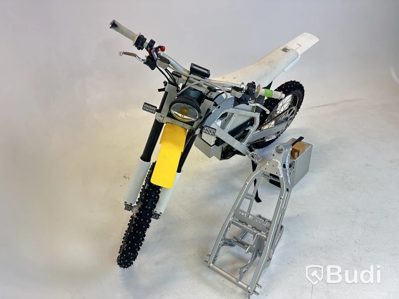 Prototyp Cake BUKK -2024 | Dirtbike | Reparationsobjekt | YW2C5M110PA000009
