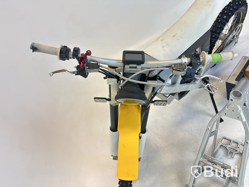 Prototyp Cake BUKK -2024 | Dirtbike | Reparationsobjekt | YW2C5M110PA000009