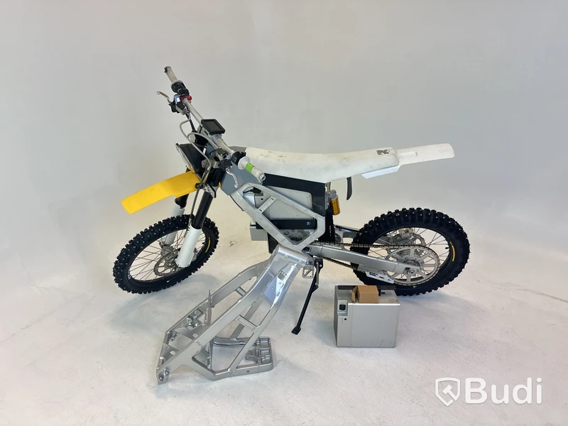 Prototyp Cake BUKK -2024 | Dirtbike | Reparationsobjekt | YW2C5M110PA000009