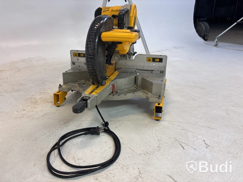 Kap- och gersåg med sågbänk Dewalt DW717XPS