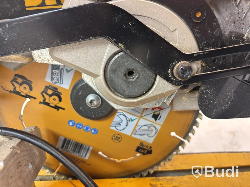 Kap- och gersåg med sågbänk Dewalt DW717XPS