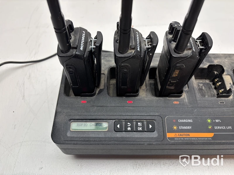 3 st. Walkie talkie Motorola DP2400e, inkl. multiunit laddare PMPN4283A