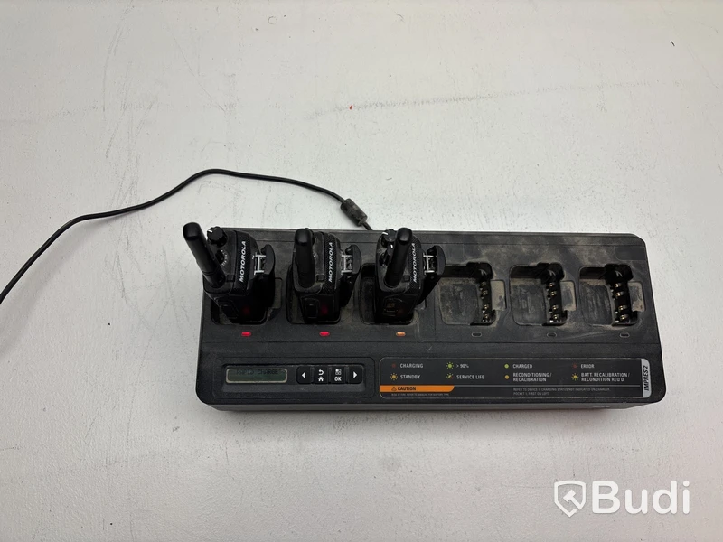 3 st. Walkie talkie Motorola DP2400e, inkl. multiunit laddare PMPN4283A