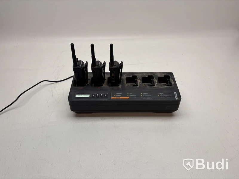 3 st. Walkie talkie Motorola DP2400e, inkl. multiunit laddare PMPN4283A