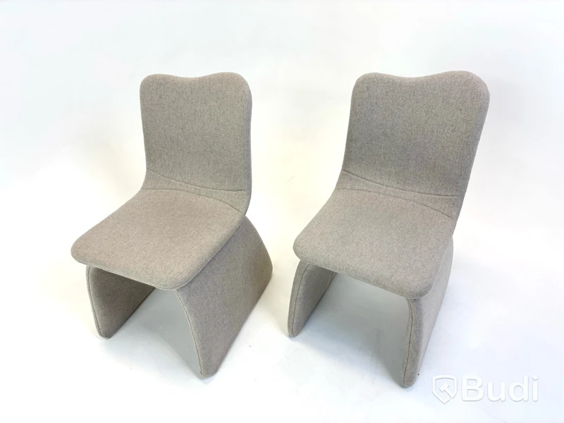 2 st. Stolar, the Love Chair