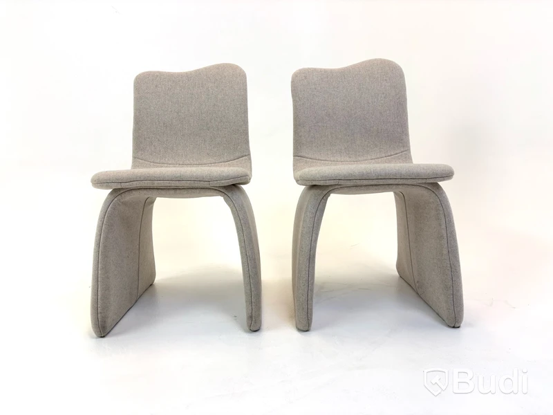2 st. Stolar, the Love Chair