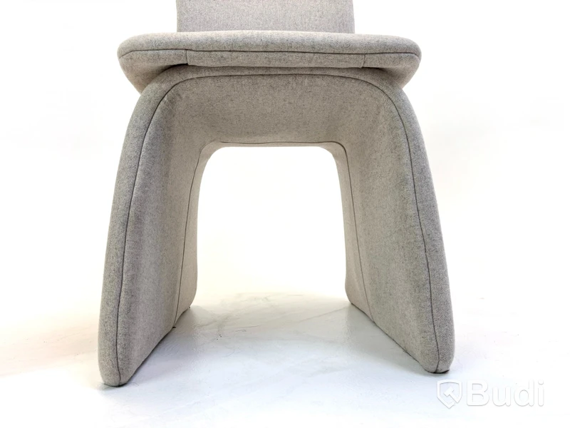 2 st. Stolar, the Love Chair