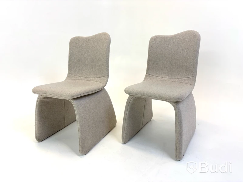 2 st. Stolar, the Love Chair