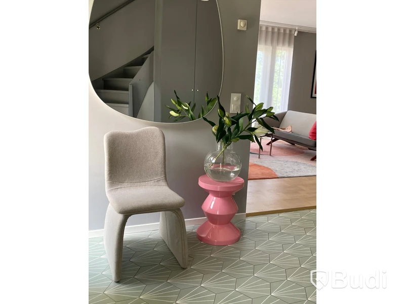 2 st. Stolar, the Love Chair