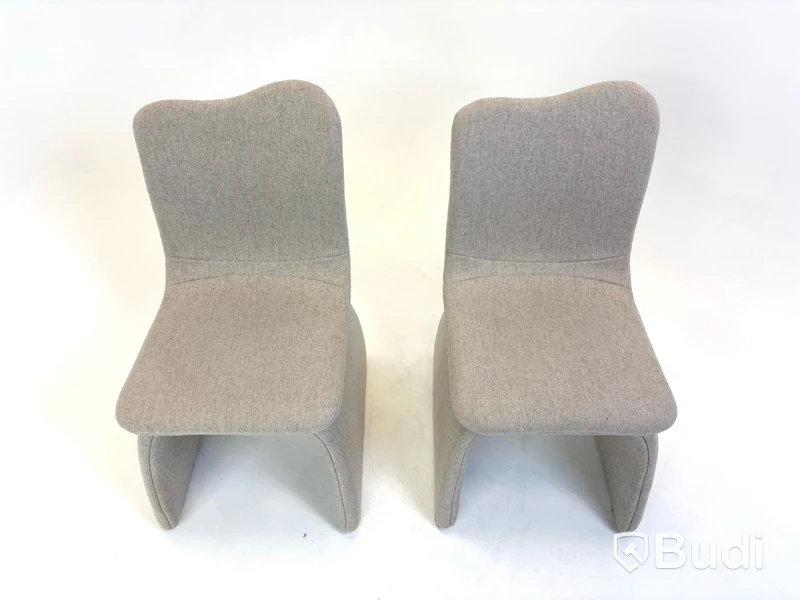 2 st. Stolar, the Love Chair