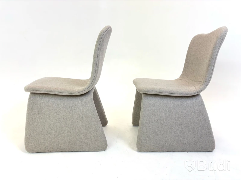 2 st. Stolar, the Love Chair