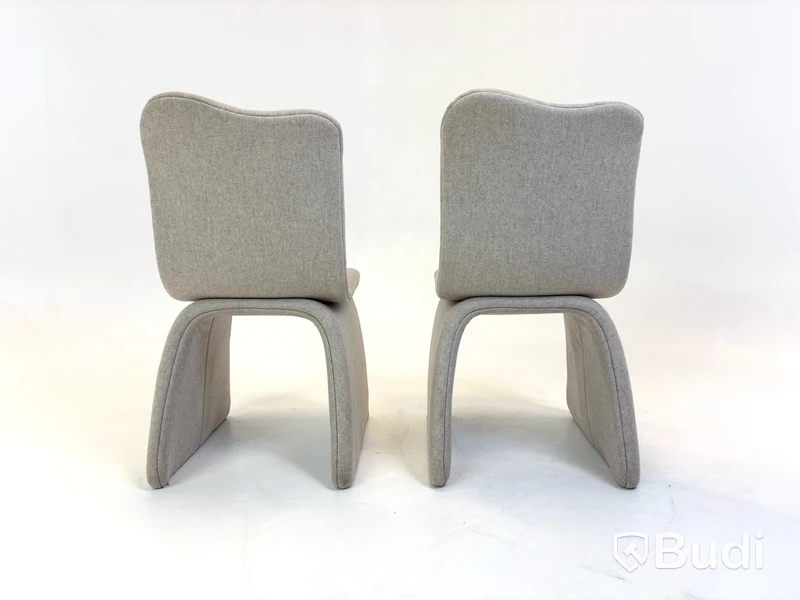 2 st. Stolar, the Love Chair