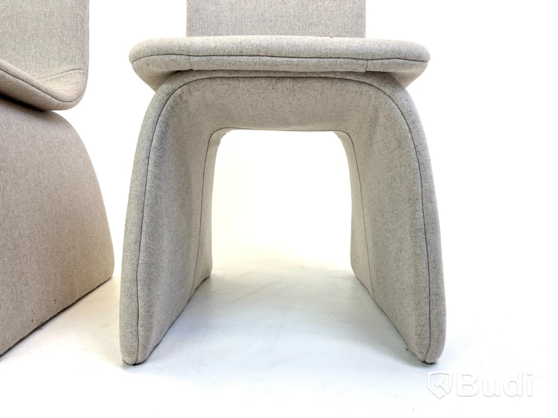 2 st. Stolar, the Love Chair