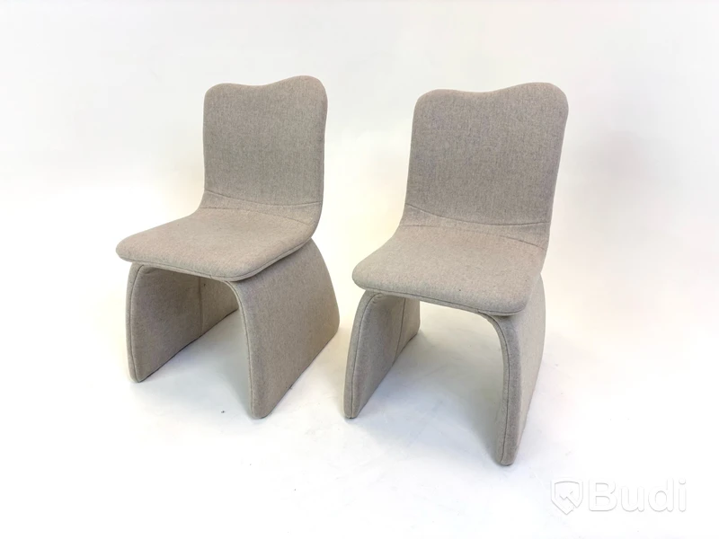 2 st. Stolar, the Love Chair